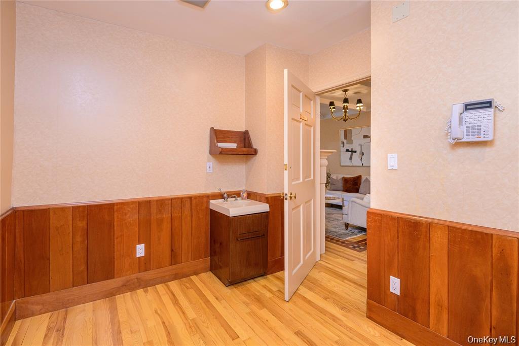 #9 photo, 915 Palmer Road, Bronxville , NY 10708