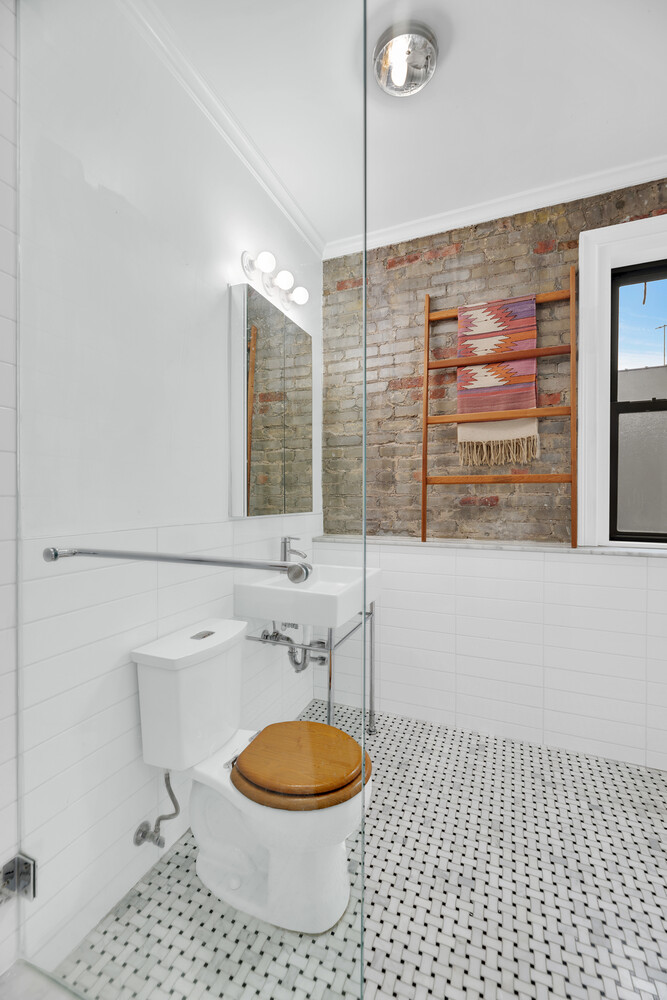 #8 photo, 24-75 38TH Street, Astoria , NY 11101