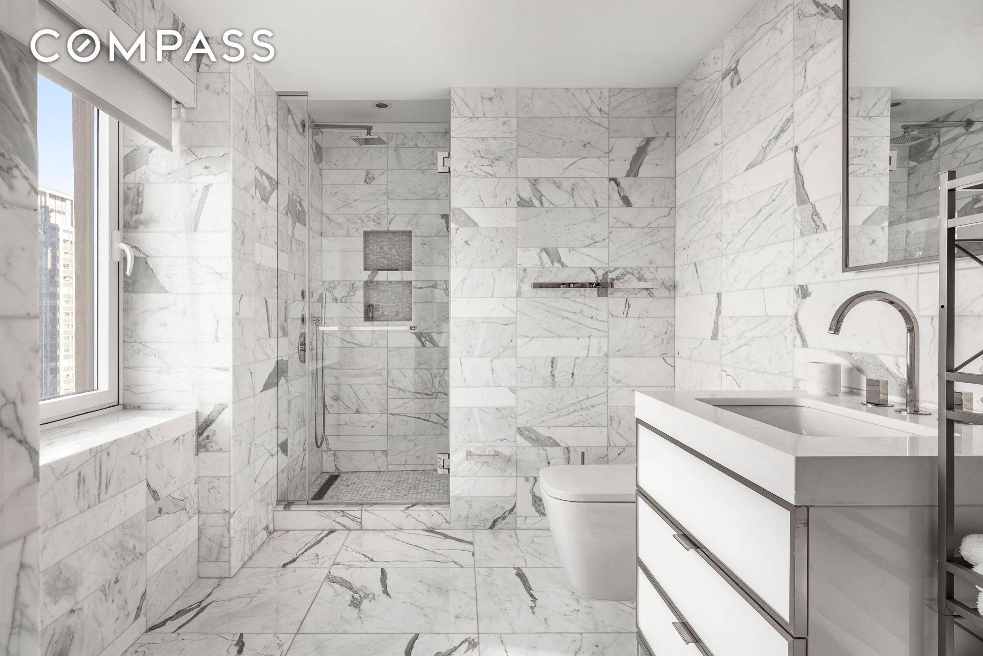 #19 photo, 135 W 52nd Street, Theater District , NY 10019