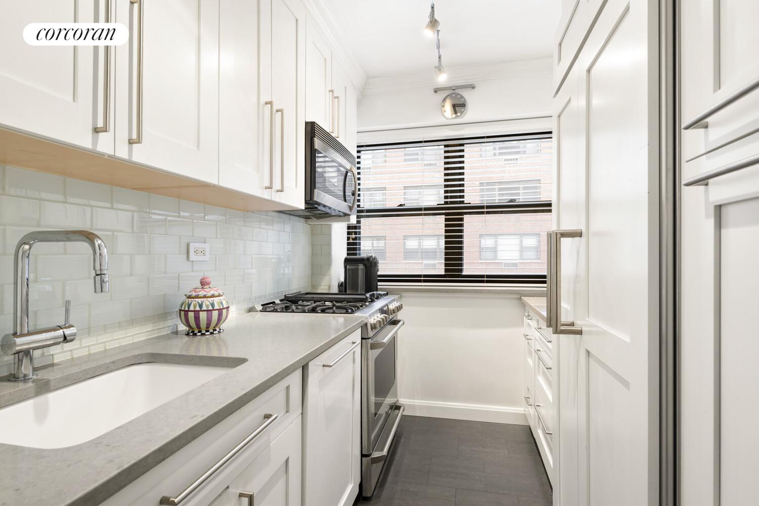 #4 photo, 181 E 73RD Street, Lenox Hill , NY 10021