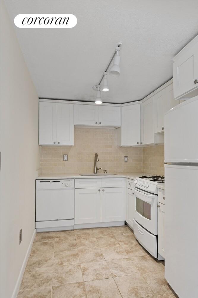 #6 photo, 331 W 85TH Street, Upper West Side , NY 10024