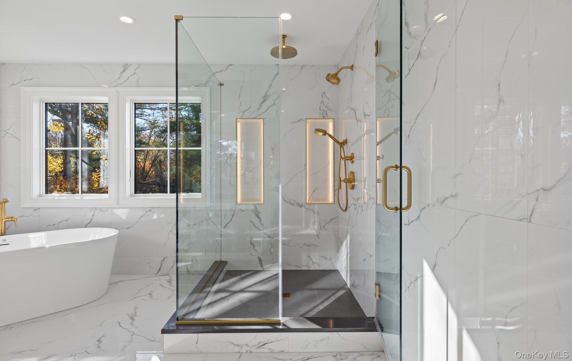 #14 photo, 150 Milburn Lane, East Hills , NY 11577