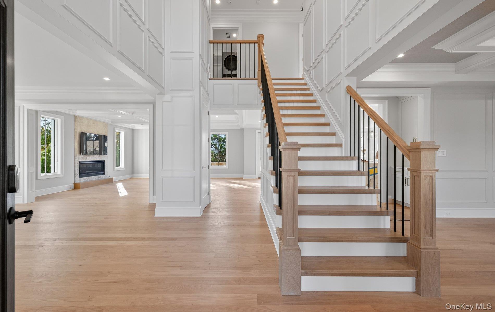 #2 photo, 150 Milburn Lane, East Hills , NY 11577