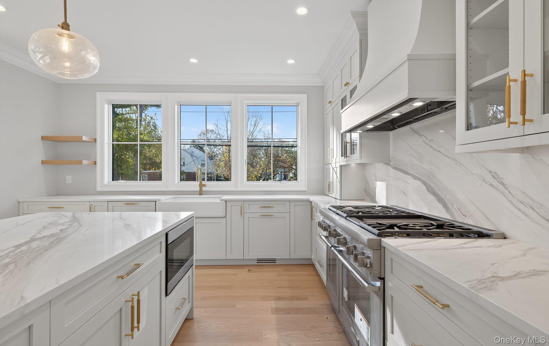 #6 photo, 150 Milburn Lane, East Hills , NY 11577