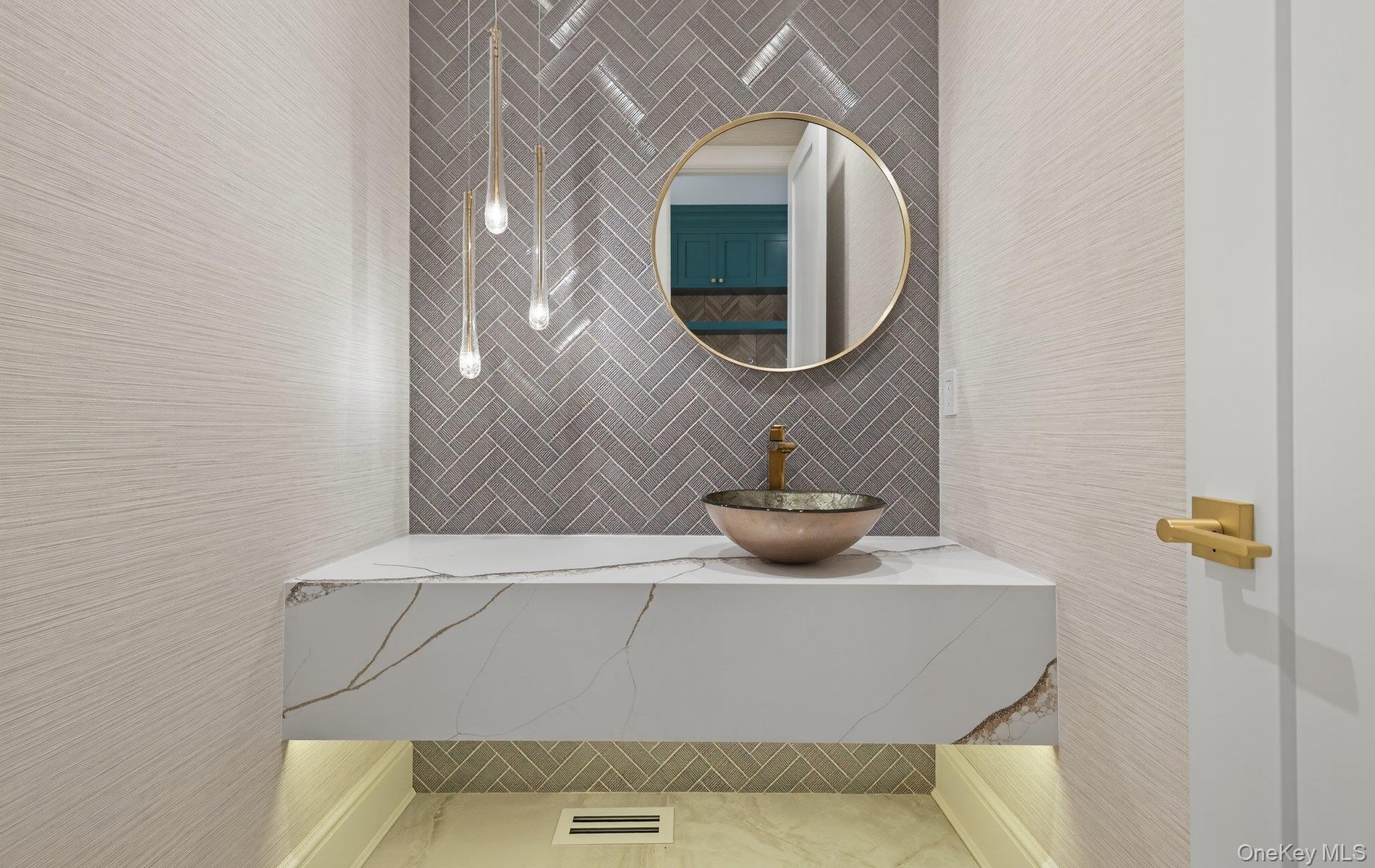 #9 photo, 150 Milburn Lane, East Hills , NY 11577