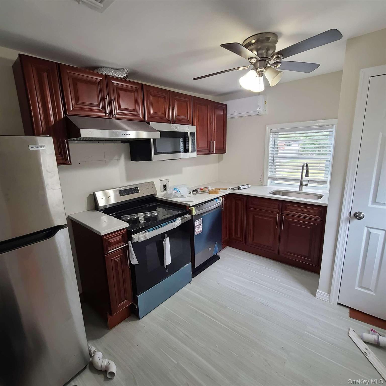 #1 photo, 72 Oakmont Avenue, Selden , NY 11784