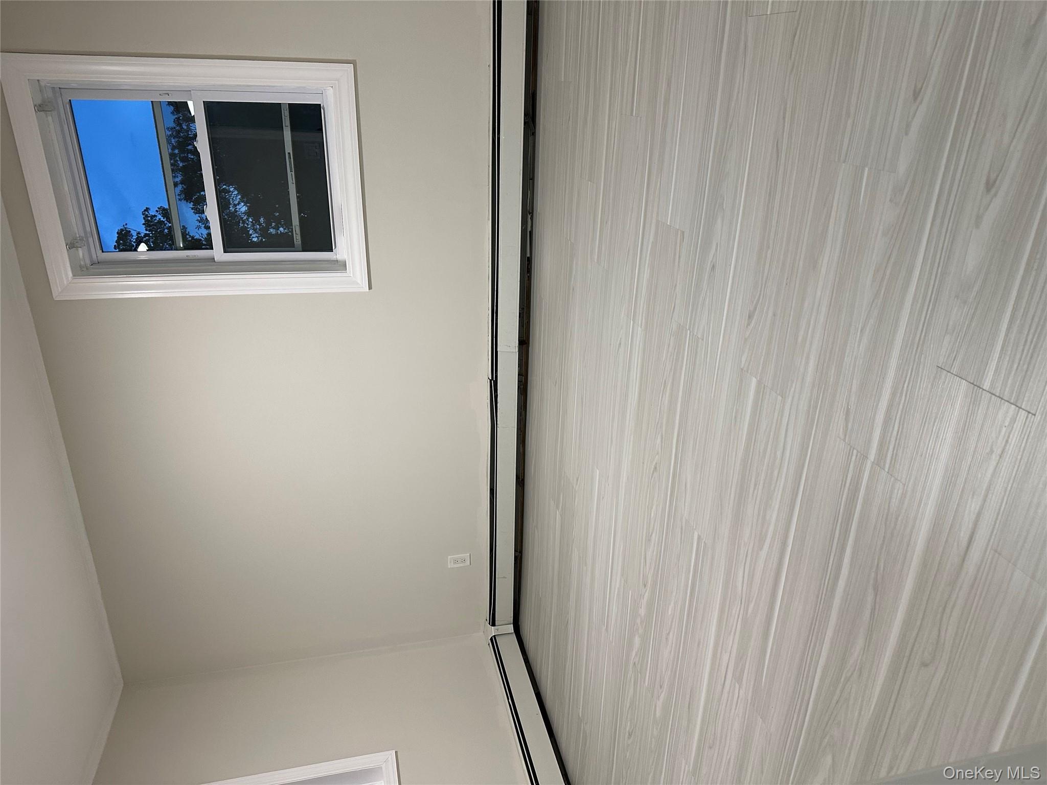 #4 photo, 72 Oakmont Avenue, Selden , NY 11784