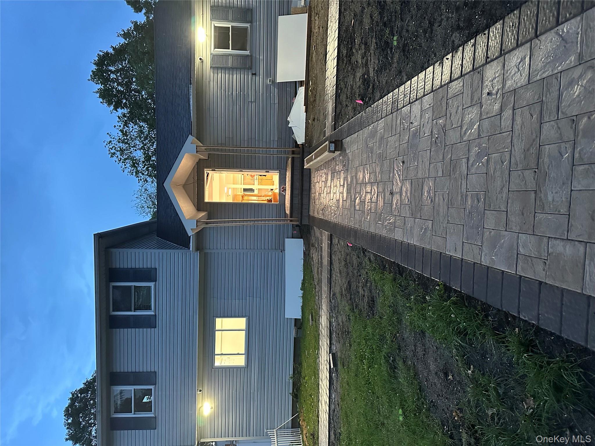 #5 photo, 72 Oakmont Avenue, Selden , NY 11784