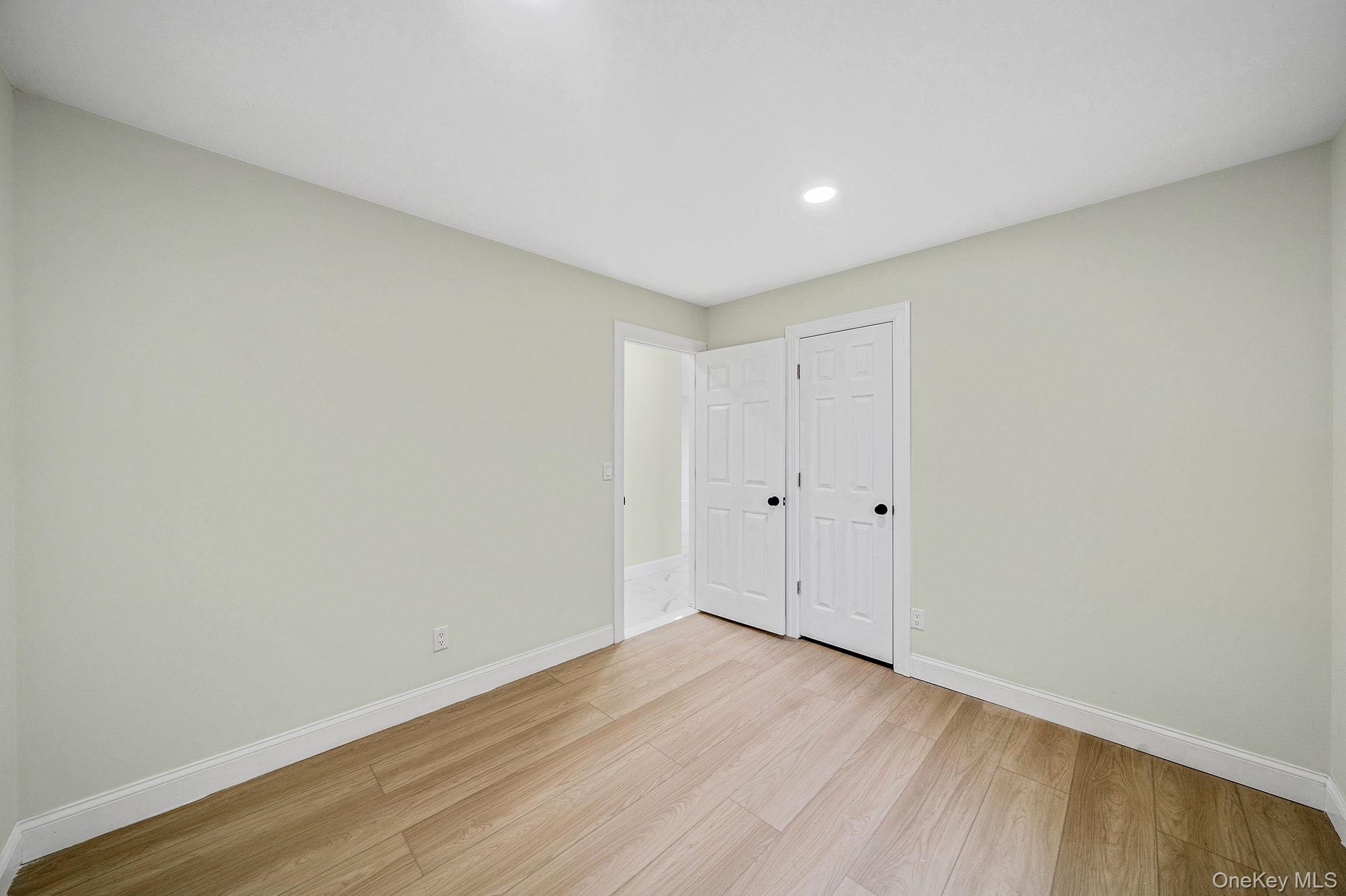 #14 photo, 50 7th Street, Saint James , NY 11780