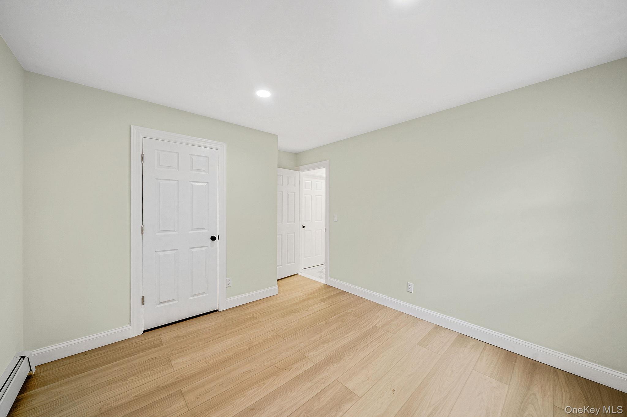 #18 photo, 50 7th Street, Saint James , NY 11780