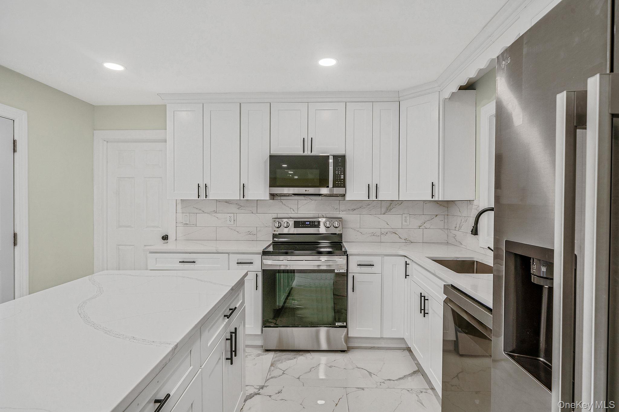 #4 photo, 50 7th Street, Saint James , NY 11780