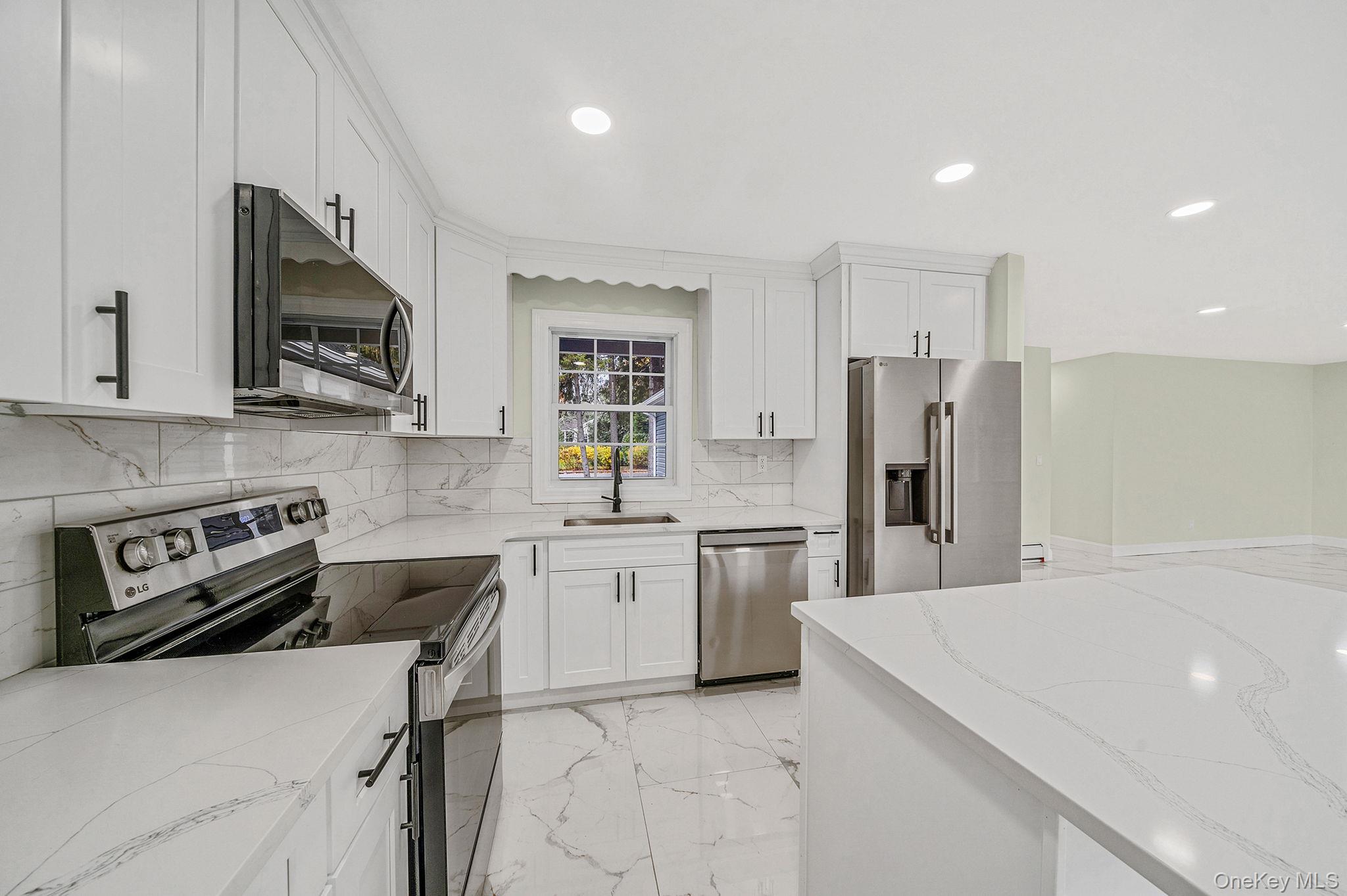 #5 photo, 50 7th Street, Saint James , NY 11780