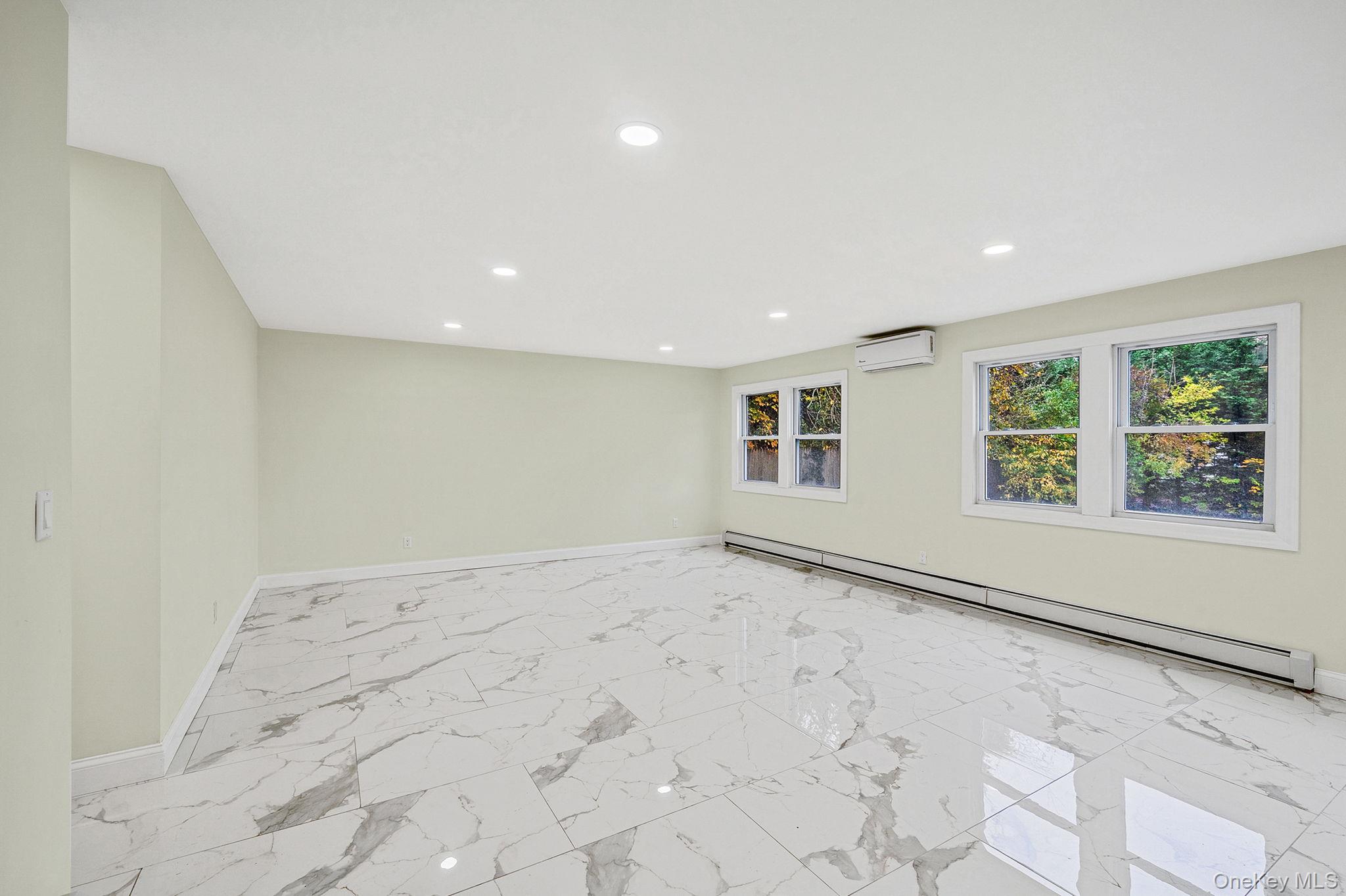 #8 photo, 50 7th Street, Saint James , NY 11780