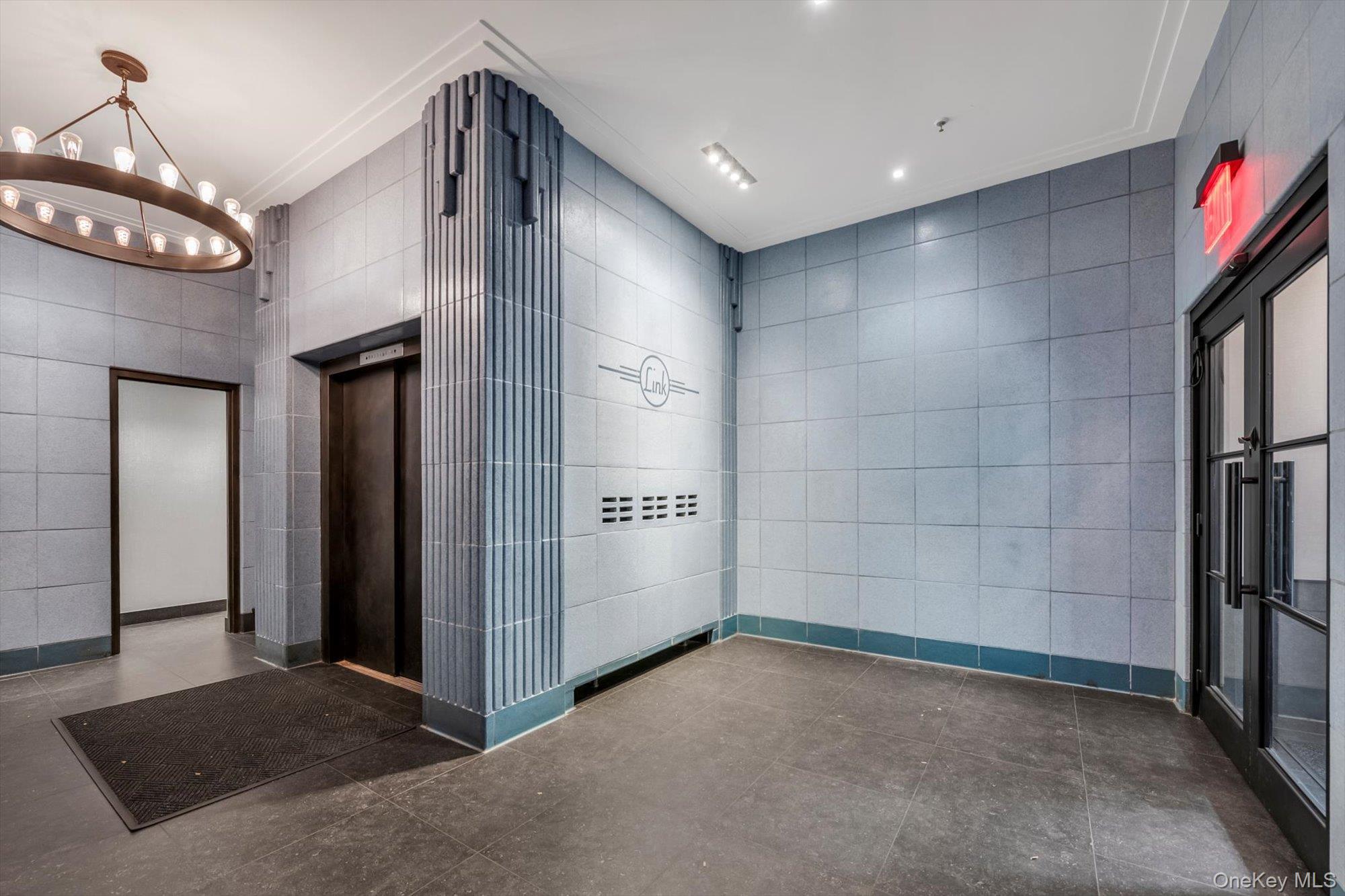 #13 photo, 121 W 17th Street, New York (Manhattan) , NY 10011