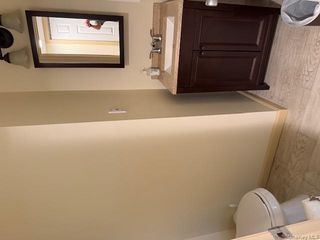 #5 photo, 984 Fulton Street, Farmingdale , NY 11735