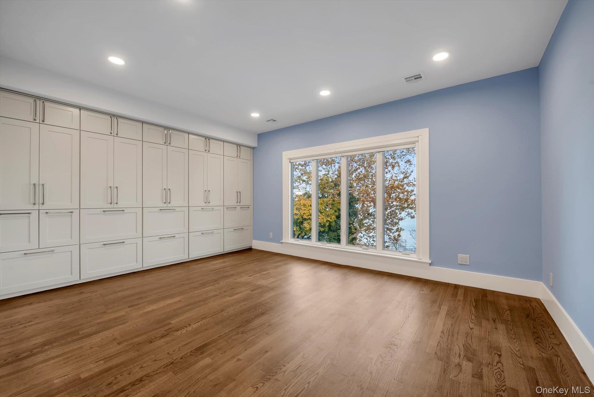 #19 photo, 29-41 218th Street, Bayside , NY 11360