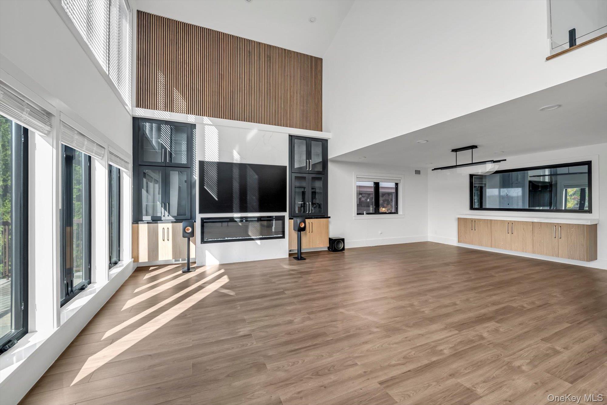 #6 photo, 29-41 218th Street, Bayside , NY 11360