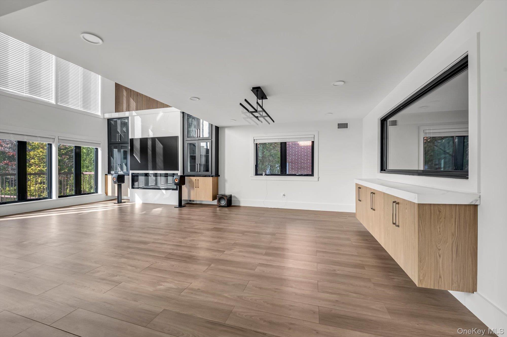 #7 photo, 29-41 218th Street, Bayside , NY 11360