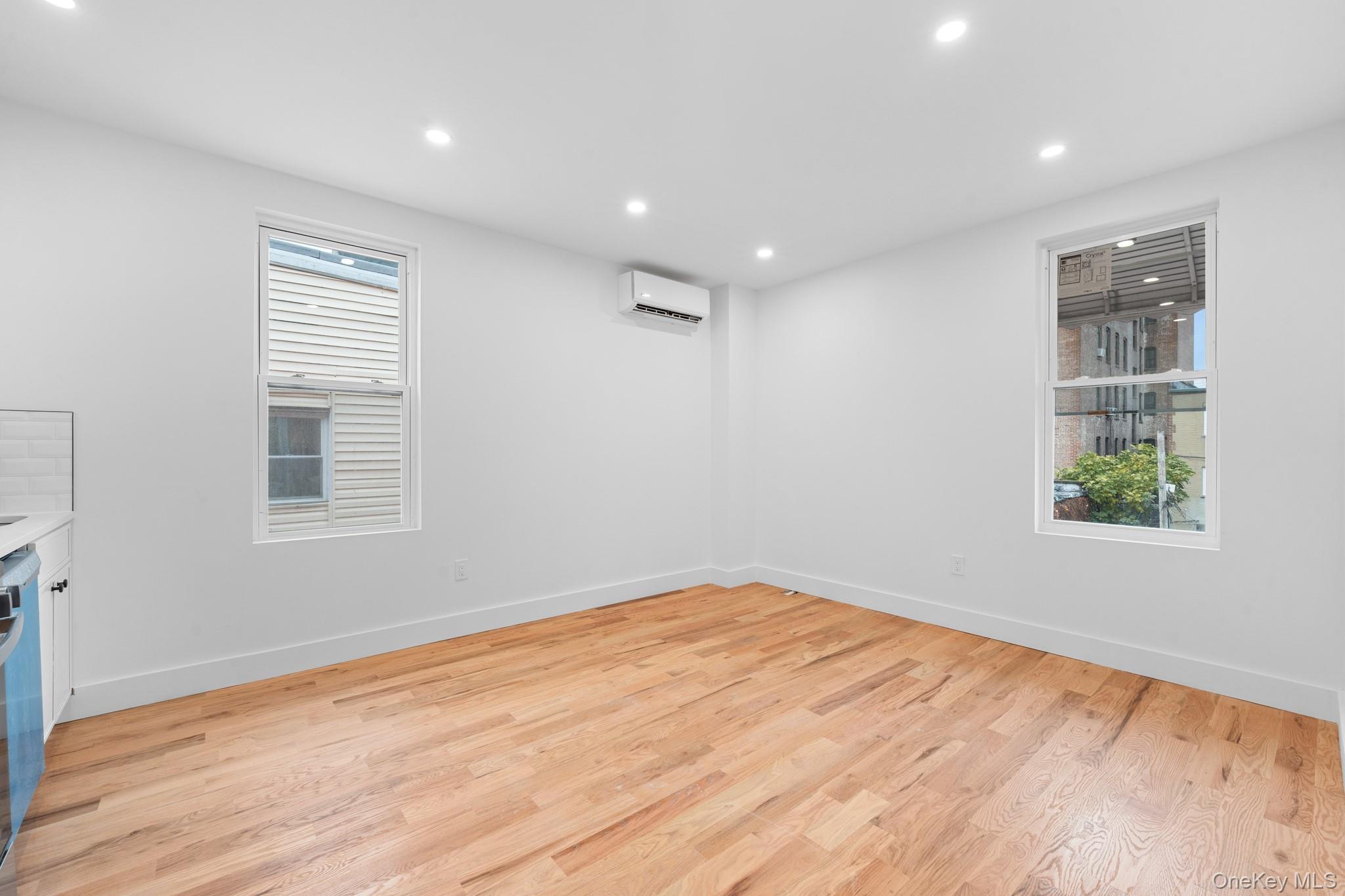 #12 photo, 741 E 227th Street, Bronx , NY 10466