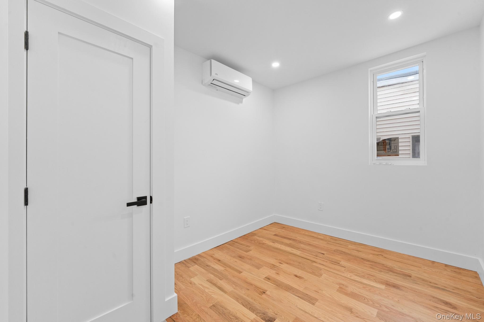 #17 photo, 741 E 227th Street, Bronx , NY 10466