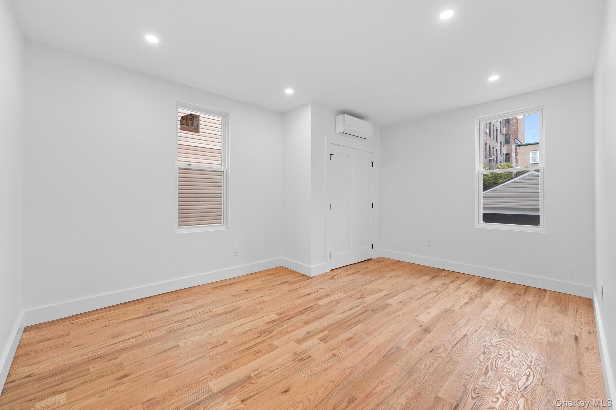 #8 photo, 741 E 227th Street, Bronx , NY 10466