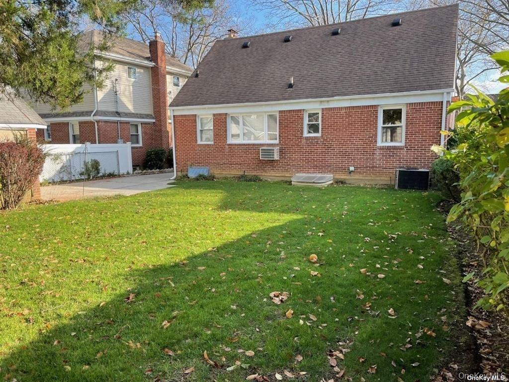 #8 photo, 46 Beechwood Lane, New Hyde Park , NY 11040