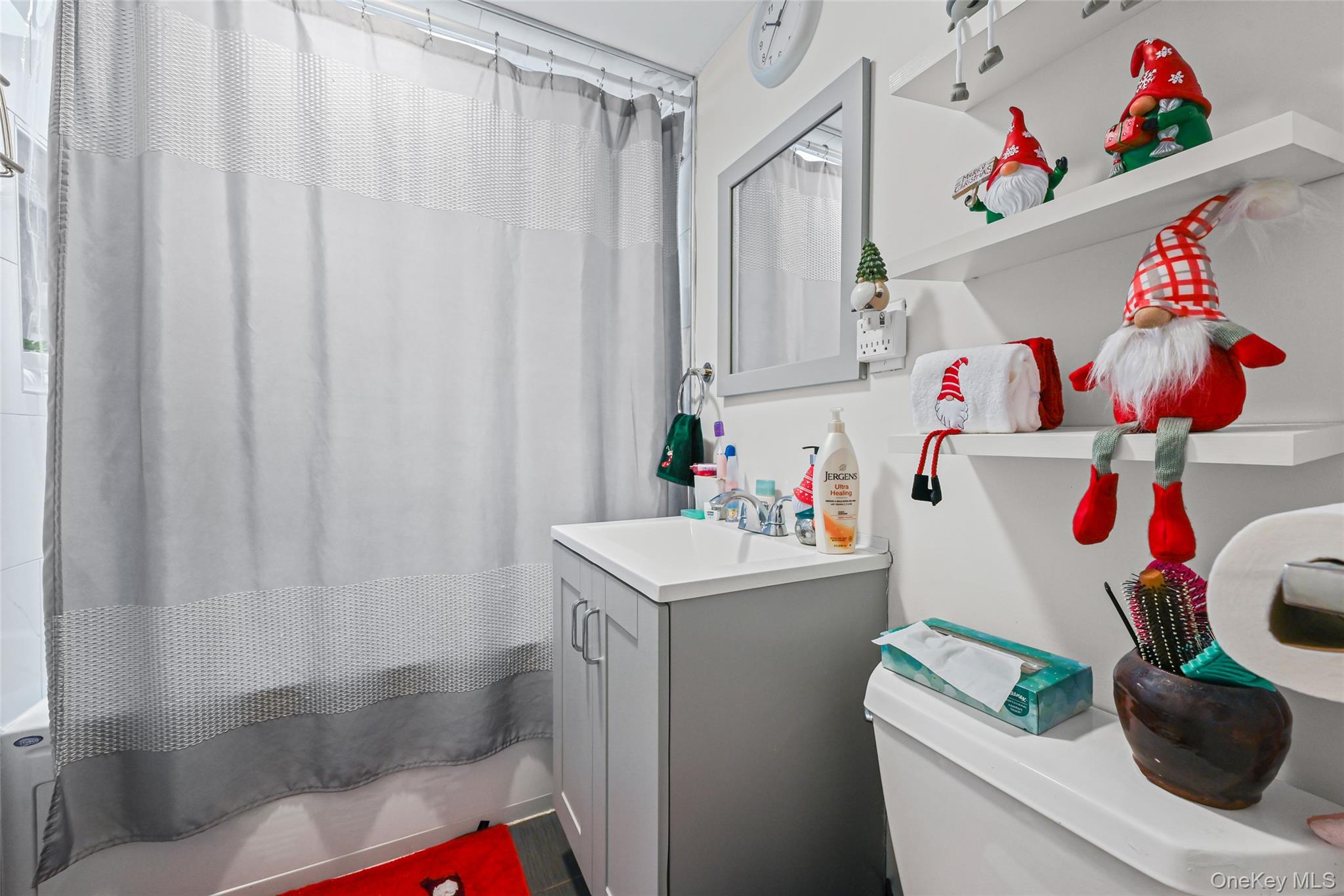 #14 photo, 5 Chestnut Road, Inwood , NY 11096