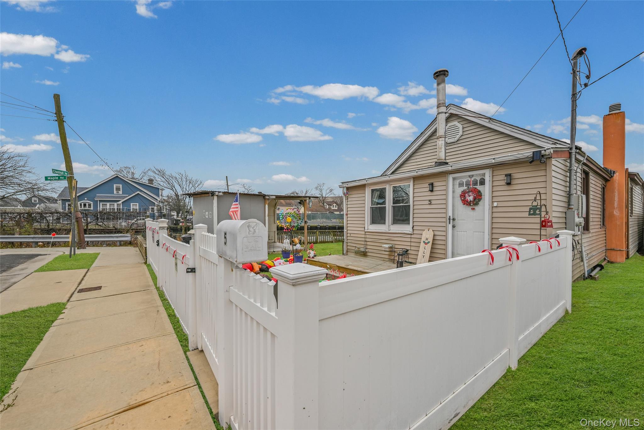 #4 photo, 5 Chestnut Road, Inwood , NY 11096