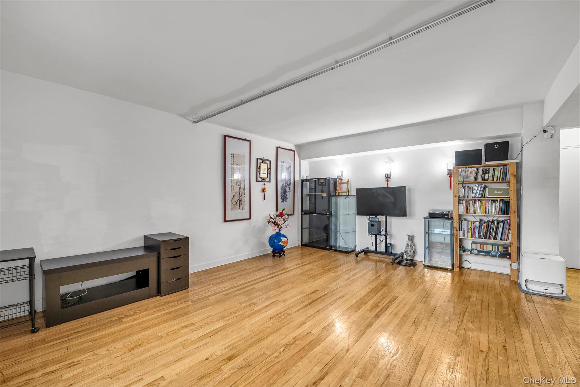 #11 photo, 139-15 83 Ave, Briarwood , NY 11435