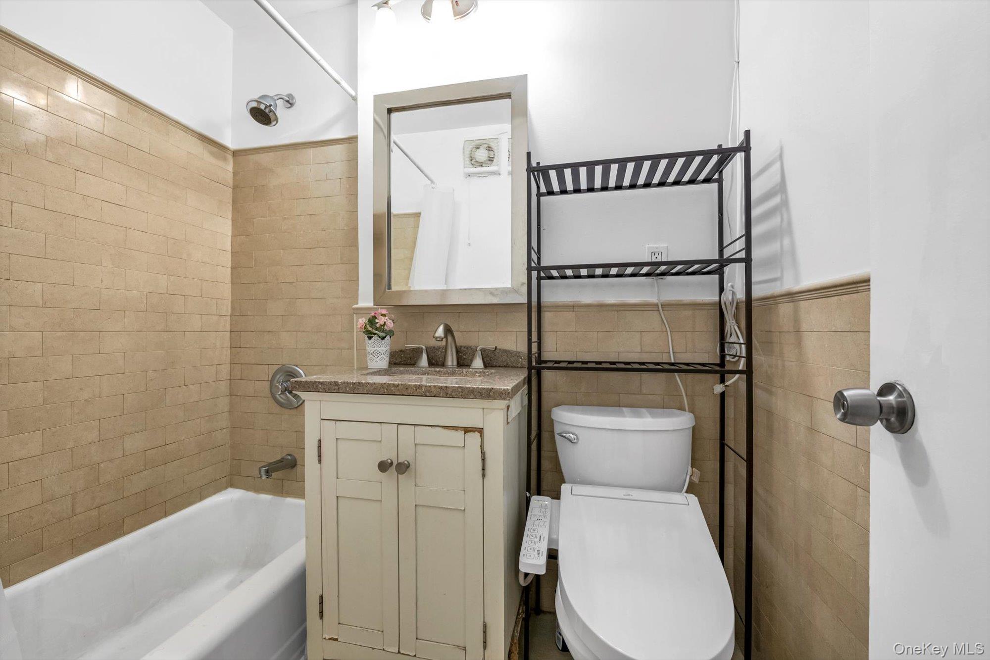 #17 photo, 139-15 83 Ave, Briarwood , NY 11435