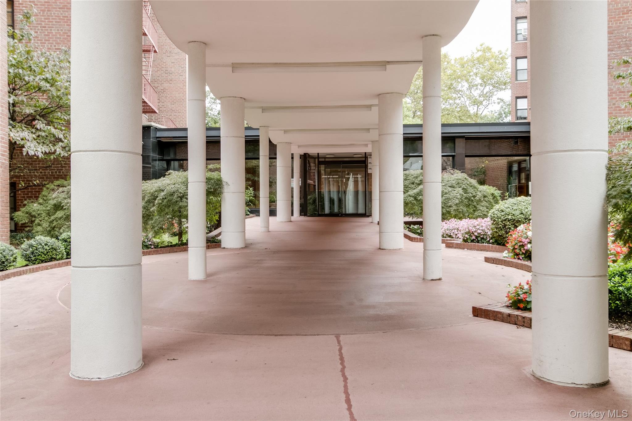 #4 photo, 139-15 83 Ave, Briarwood , NY 11435