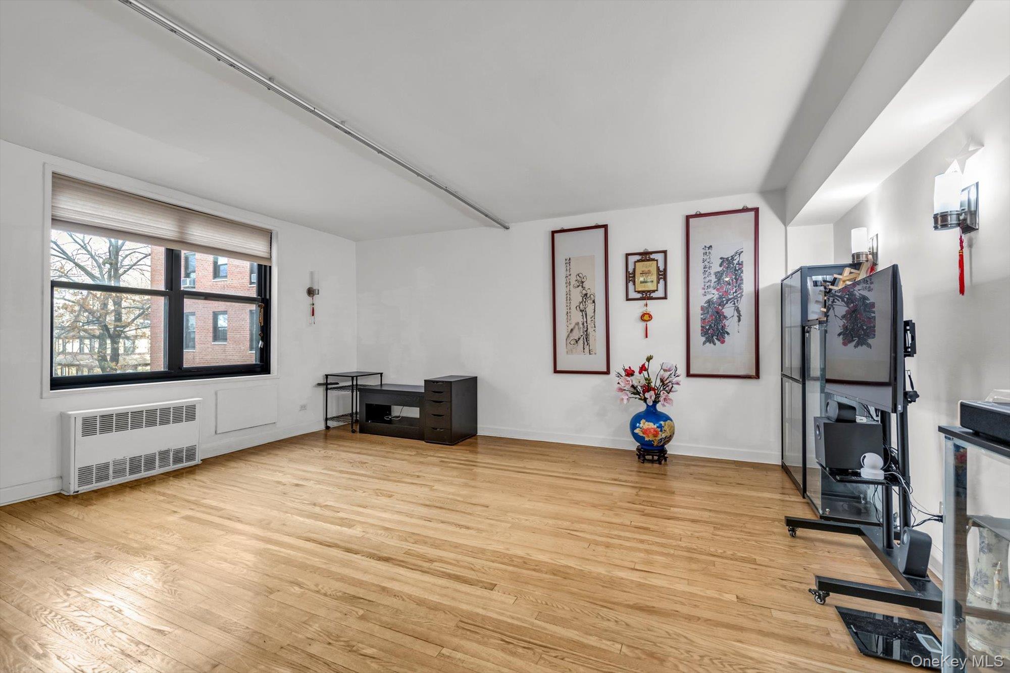 #8 photo, 139-15 83 Ave, Briarwood , NY 11435