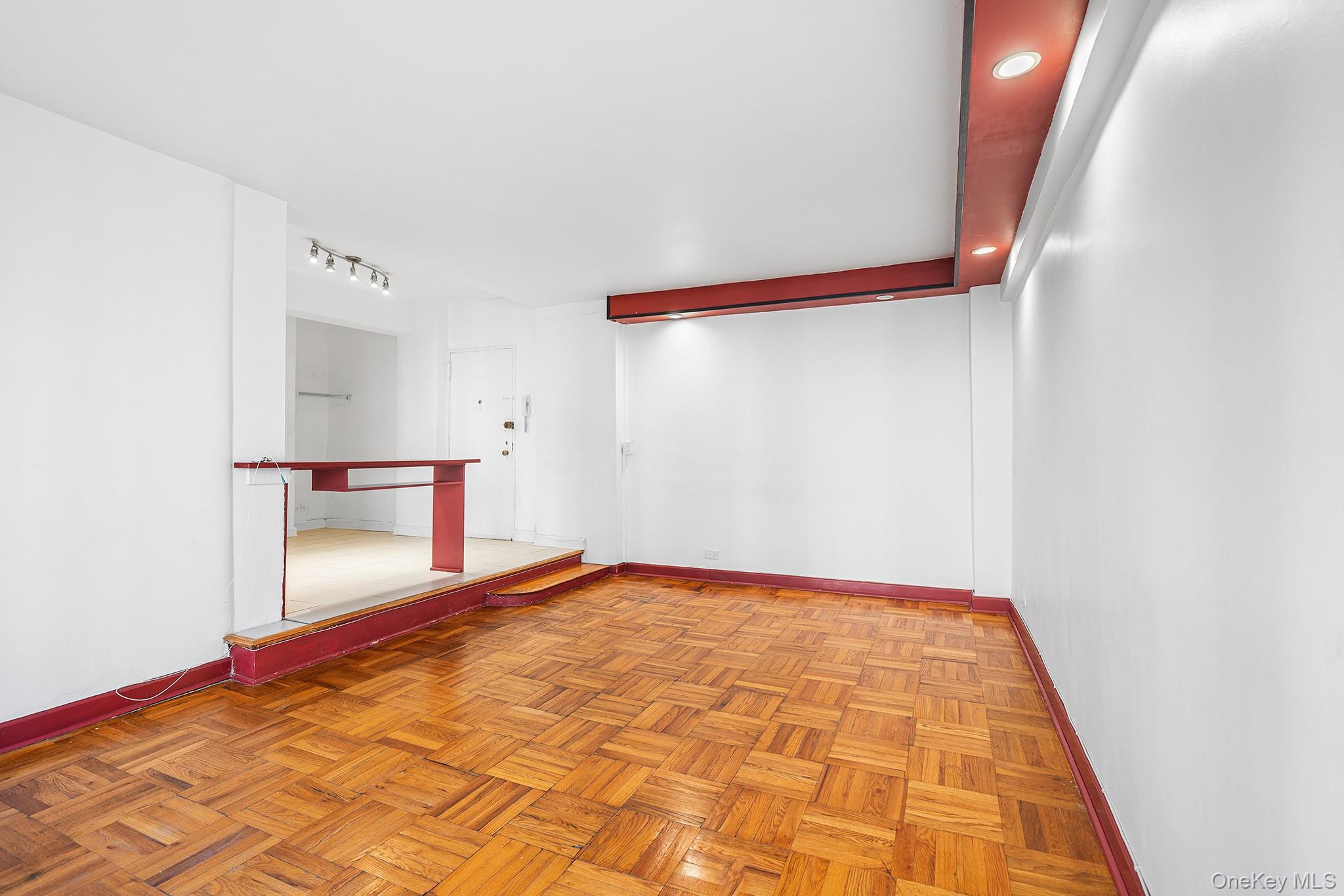 #9 photo, 98-33 64th Avenue, Rego Park , NY 11374