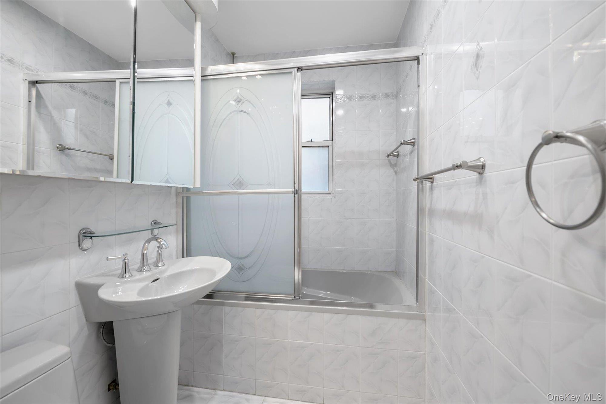 #9 photo, 65-35 Yellowstone Blvd, Forest Hills , NY 11375