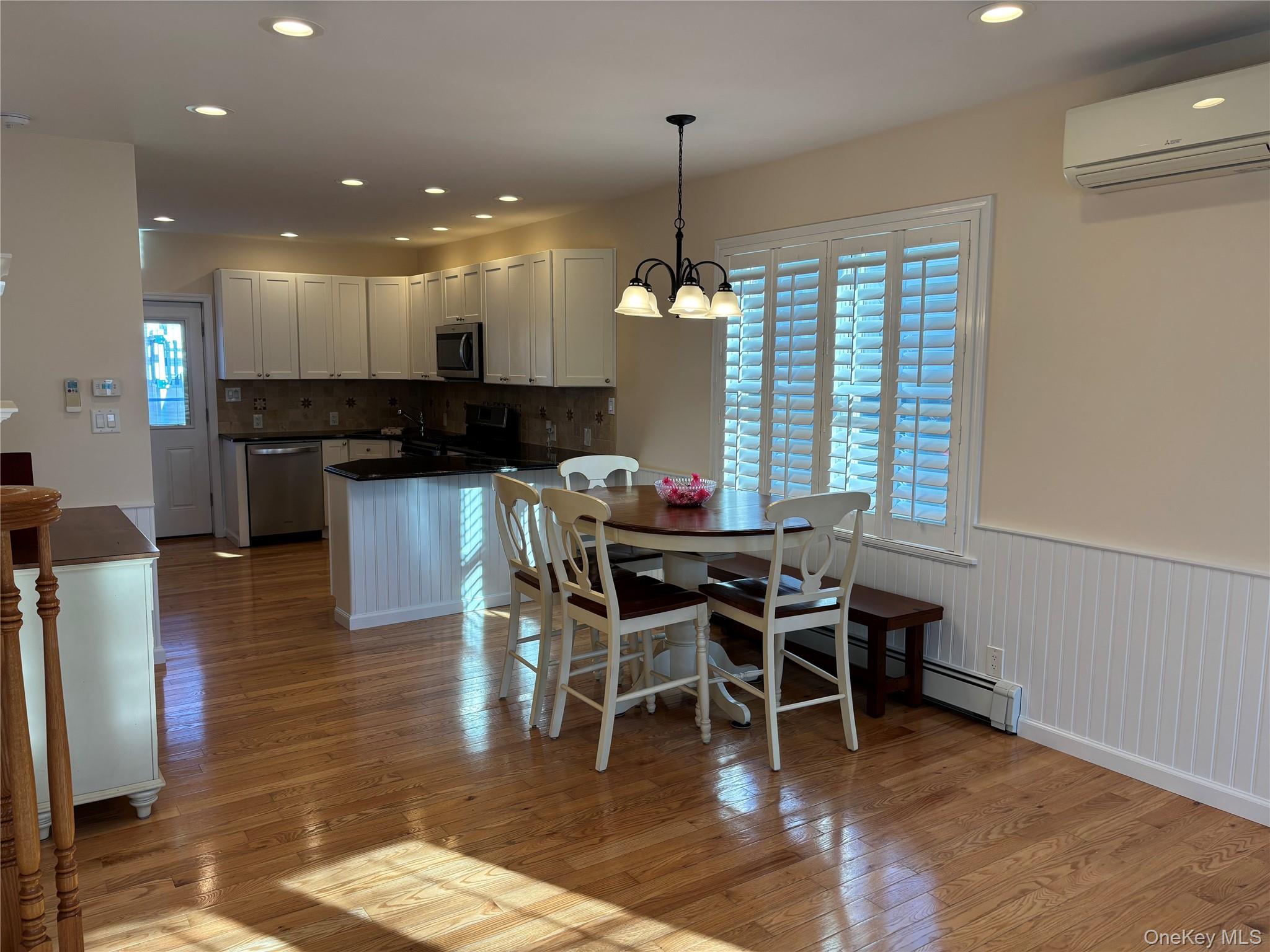 #5 photo, 536 N 6th Street, New Hyde Park , NY 11040