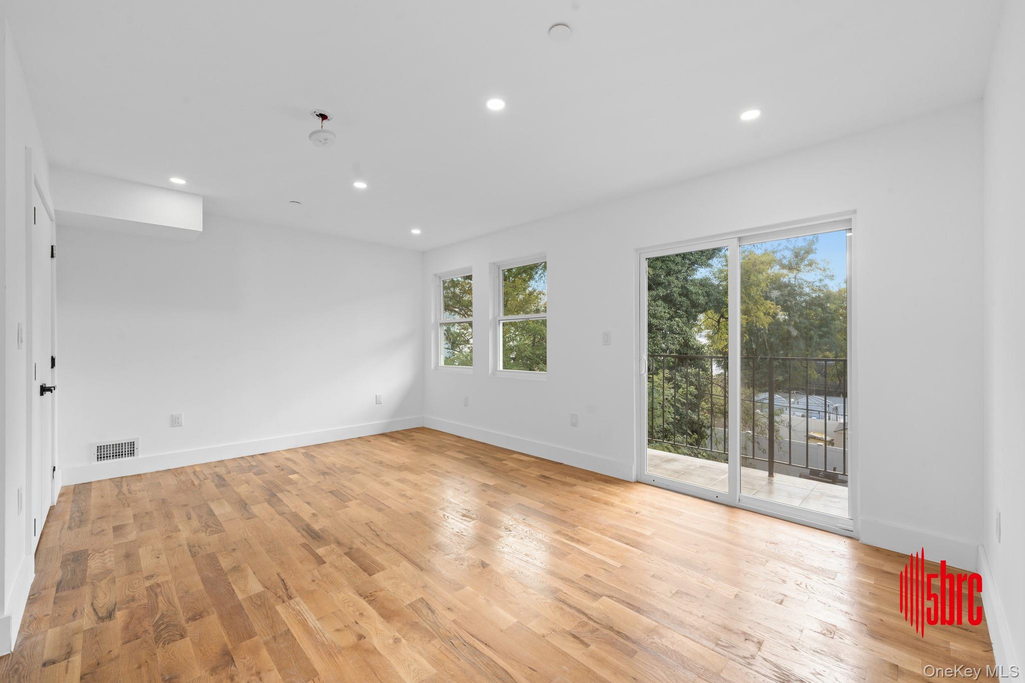 #7 photo, 1116 Blake Avenue, Brooklyn , NY 11208