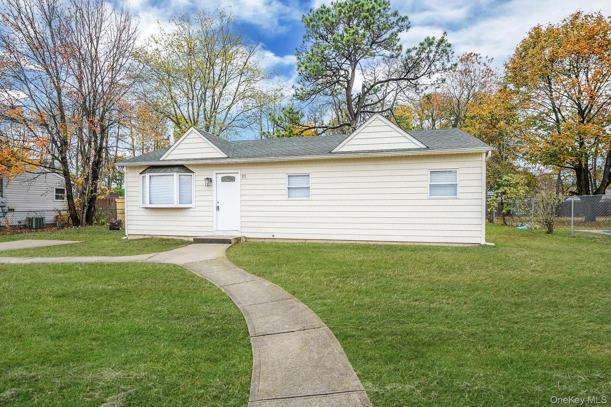 #5 photo, 111 Merrill Street, Brentwood , NY 11717