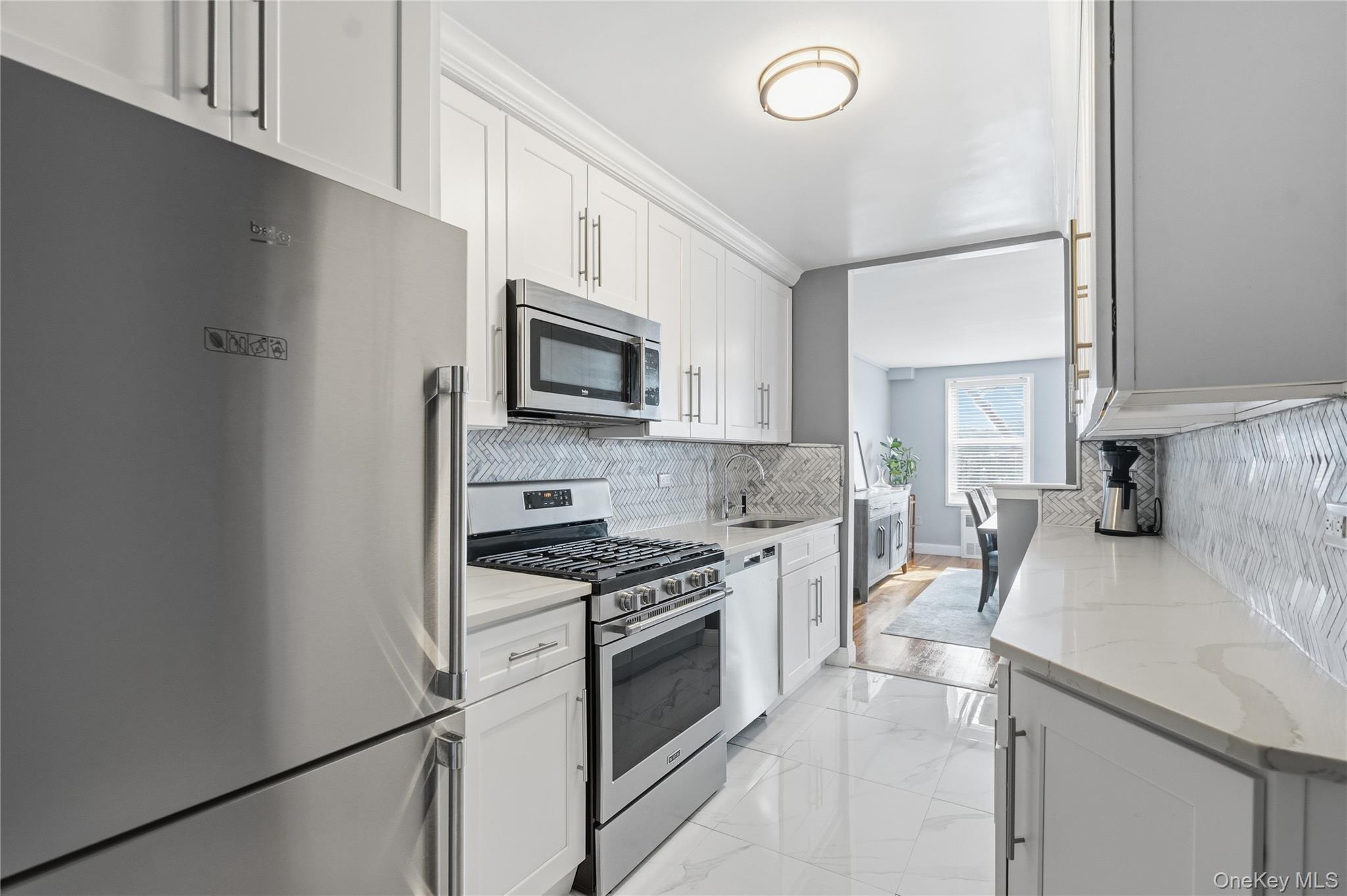 #11 photo, 241-20 Northern Boulevard, Douglaston , NY 11362