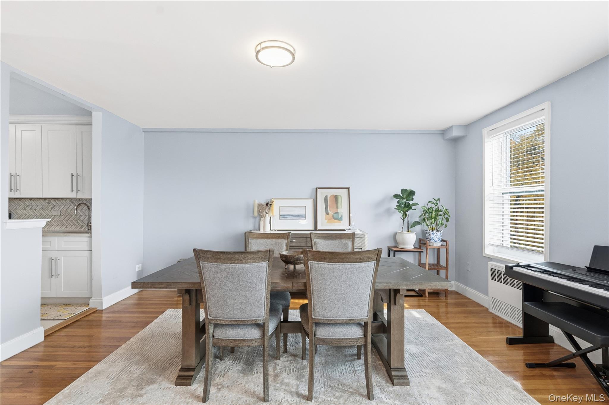 #5 photo, 241-20 Northern Boulevard, Douglaston , NY 11362