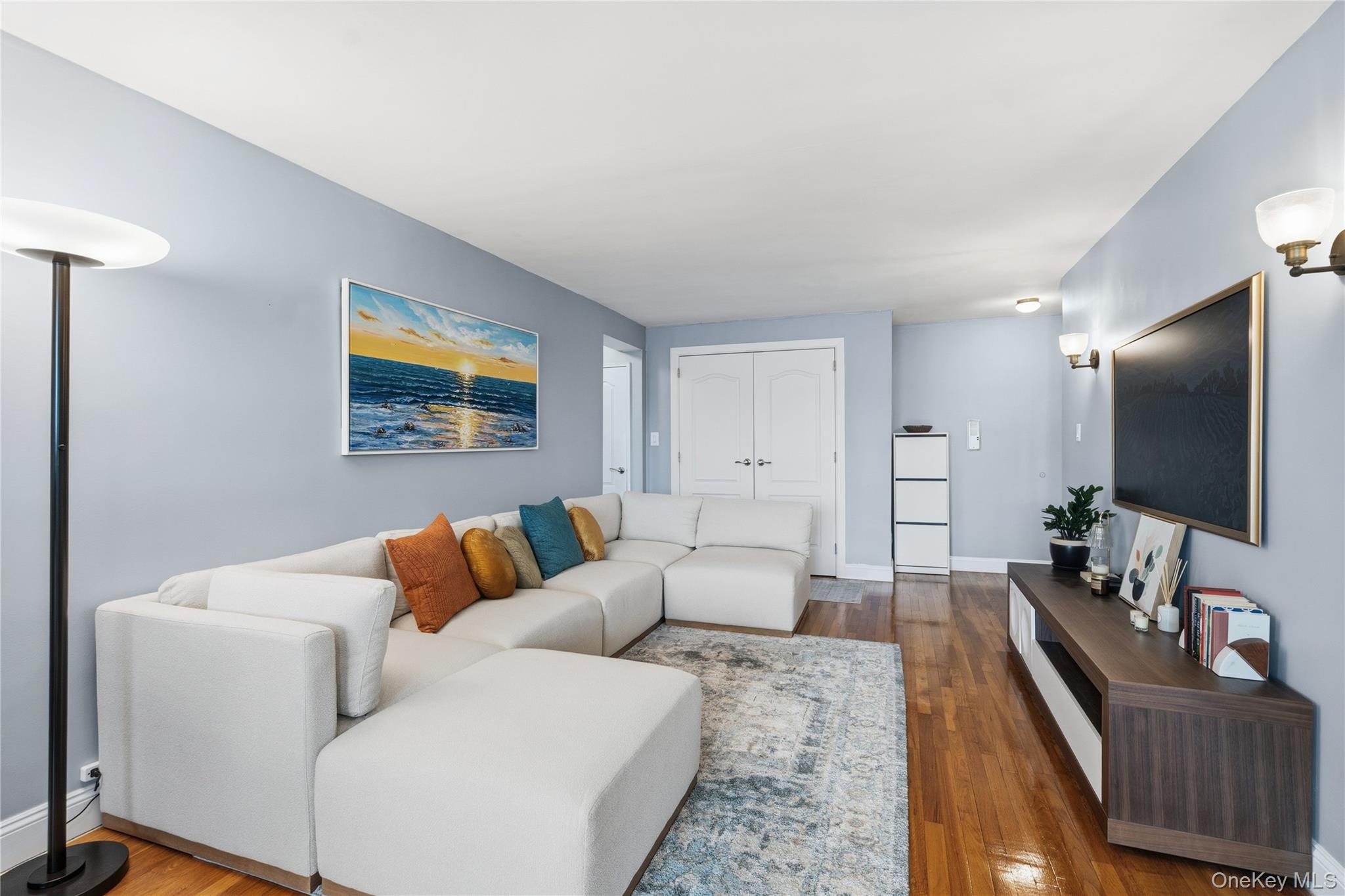 #9 photo, 241-20 Northern Boulevard, Douglaston , NY 11362