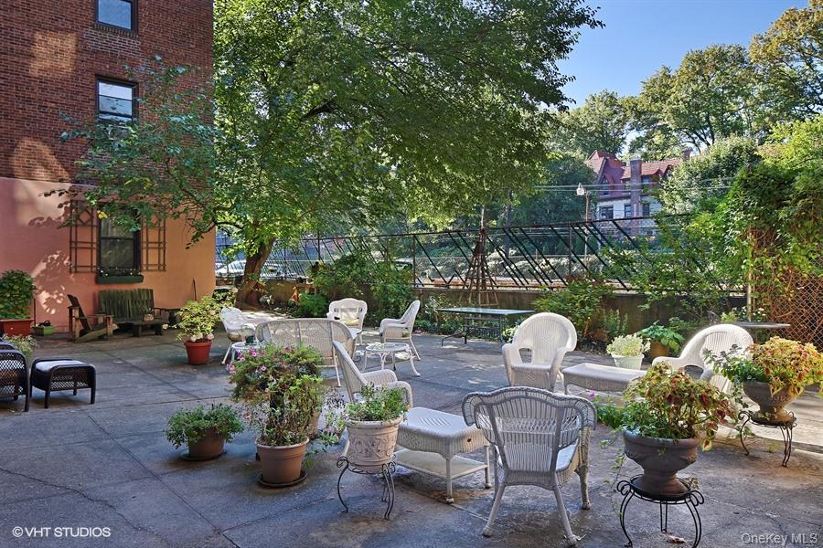 #10 photo, 77-20 Austin, Forest Hills , NY 11375