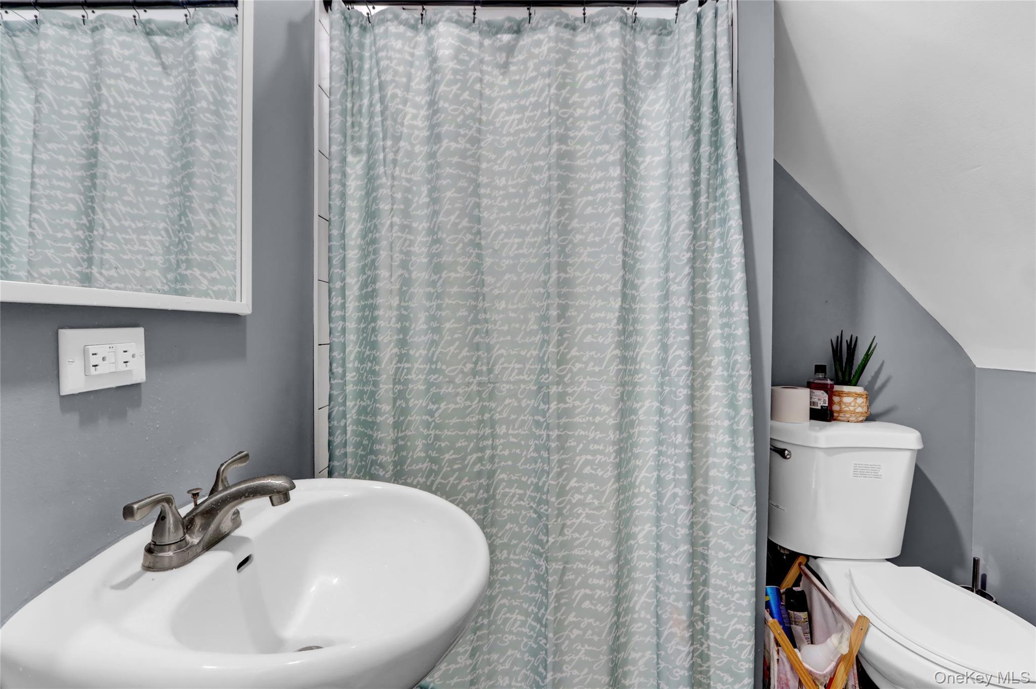 #10 photo, 10445 198th Street, Jamaica , NY 11412