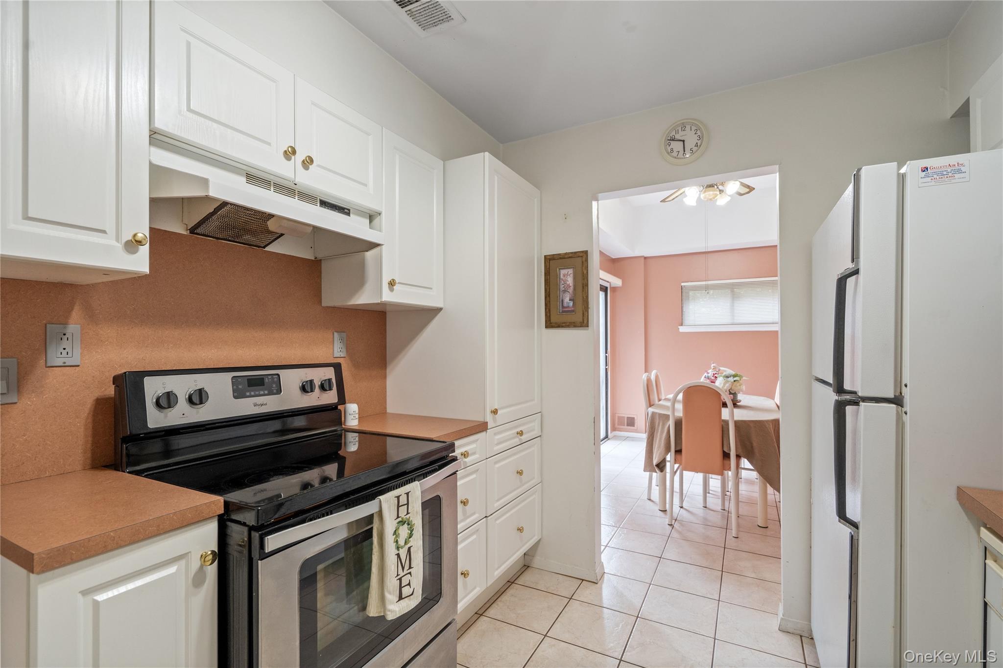 #18 photo, 76 Southgate Circle, Massapequa Park , NY 11762