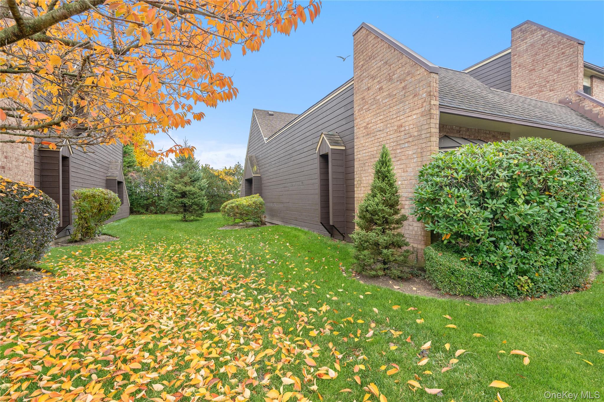 #4 photo, 76 Southgate Circle, Massapequa Park , NY 11762