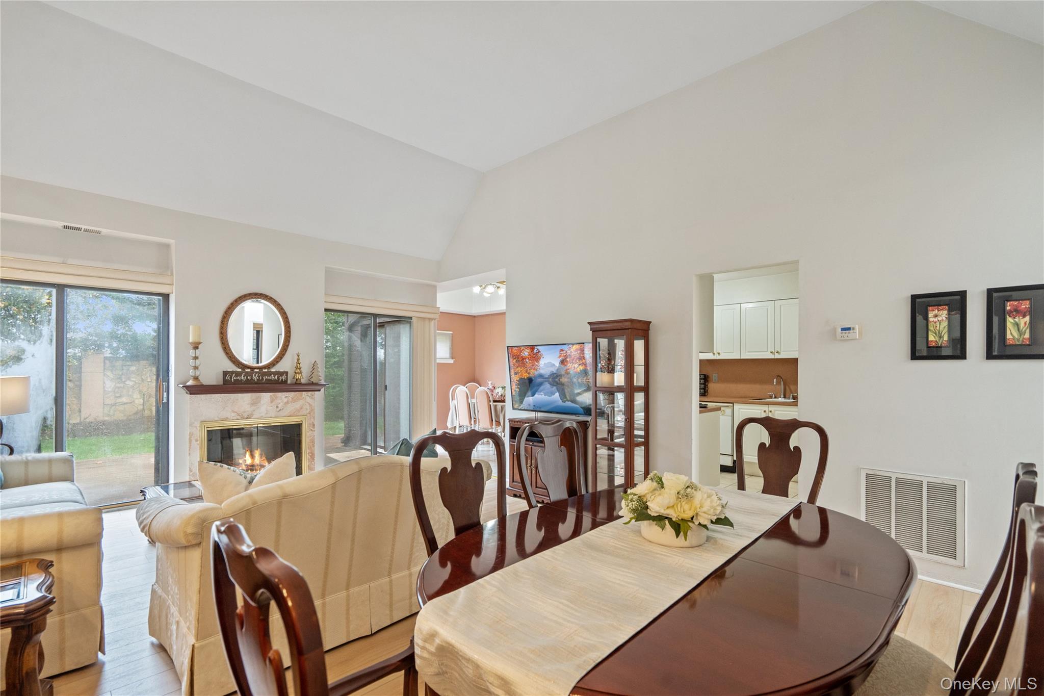 #6 photo, 76 Southgate Circle, Massapequa Park , NY 11762