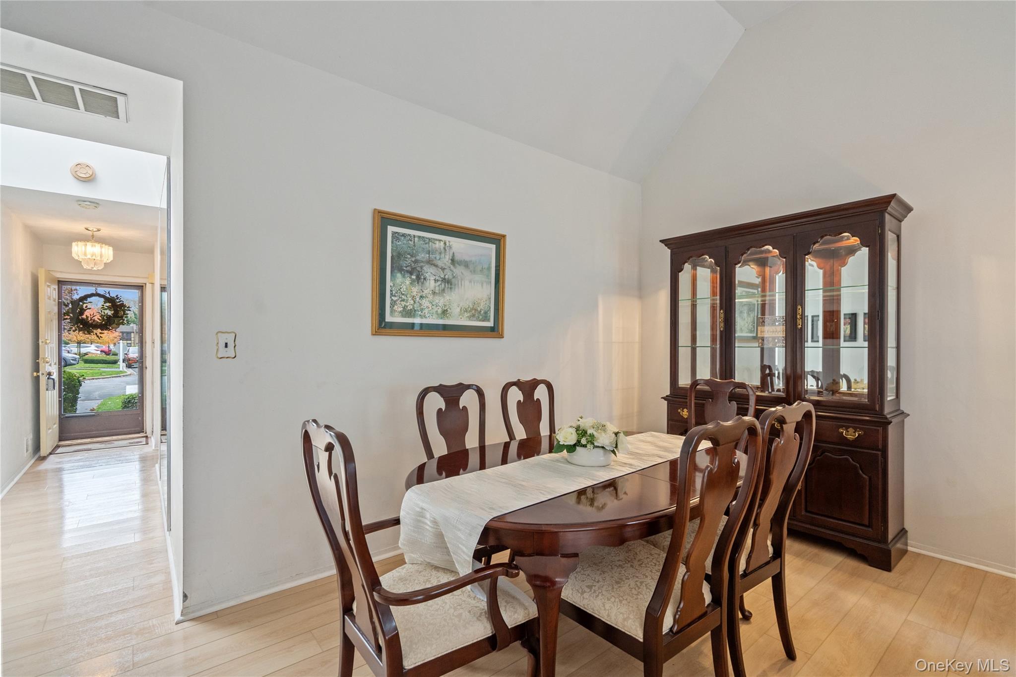 #7 photo, 76 Southgate Circle, Massapequa Park , NY 11762