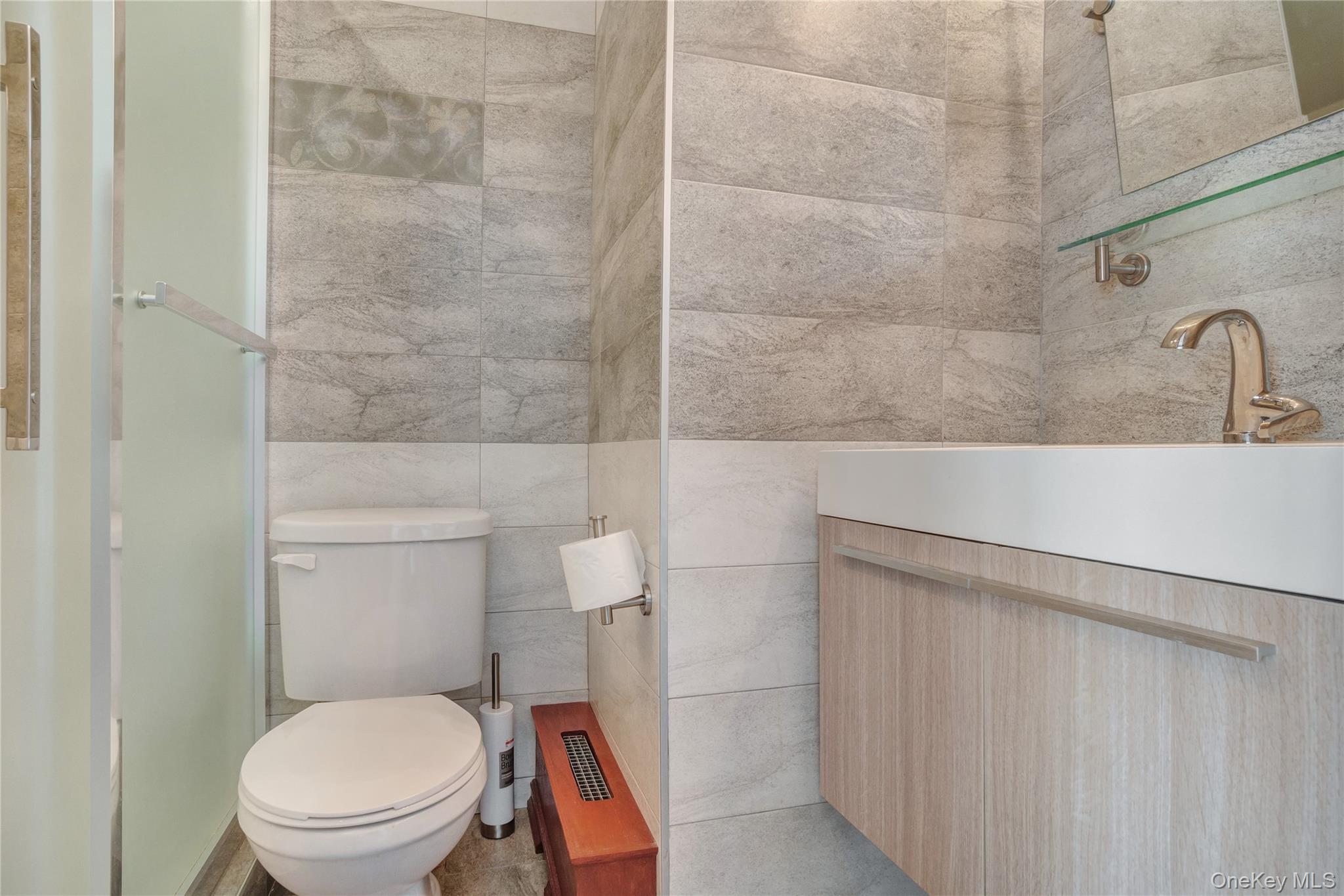 #8 photo, 208 Beach 124th Street, Far Rockaway , NY 11694