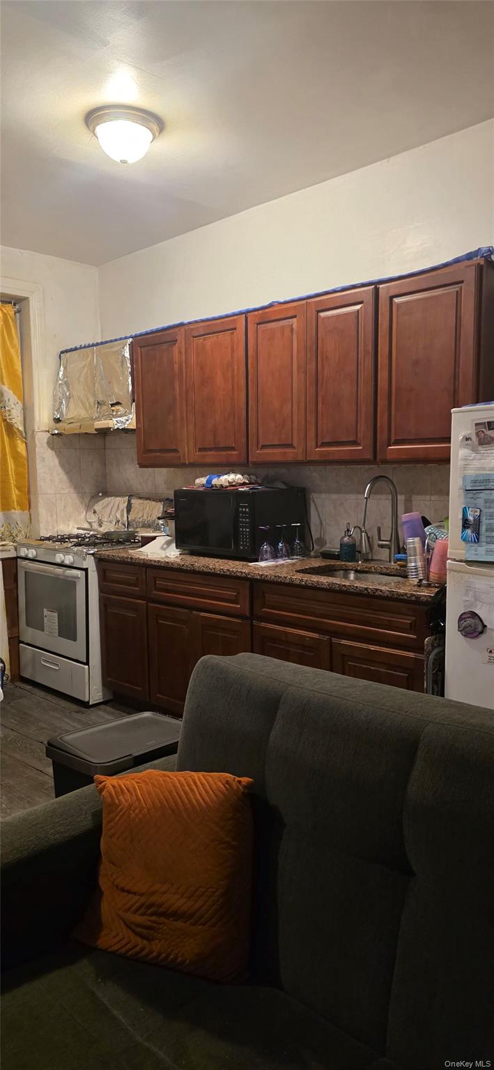 #2 photo, 10504 37th Avenue, Corona , NY 11368