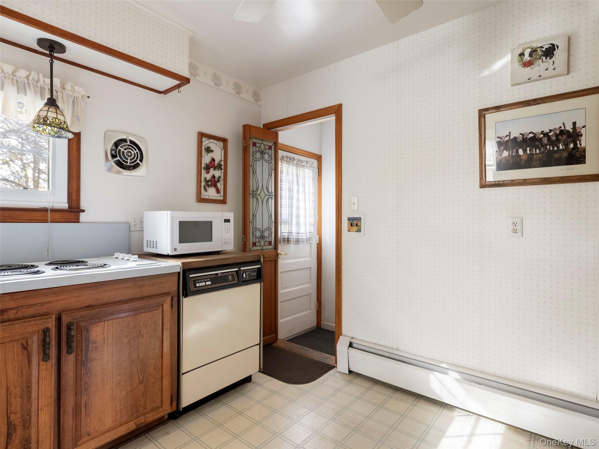 #12 photo, 252 Route 199, Red Hook , NY 12571