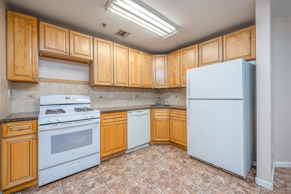 #20 photo, 3 Horizon Court, Monsey , NY 10952